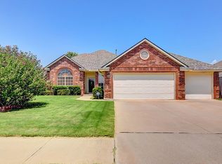 2013 Oak Dr, Moore, OK 73170