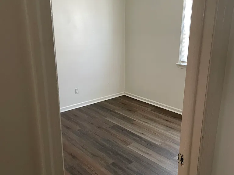 423 E Church St #4 — Photo 5