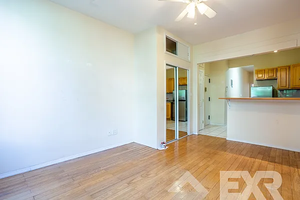 Rented by EXR | media 9