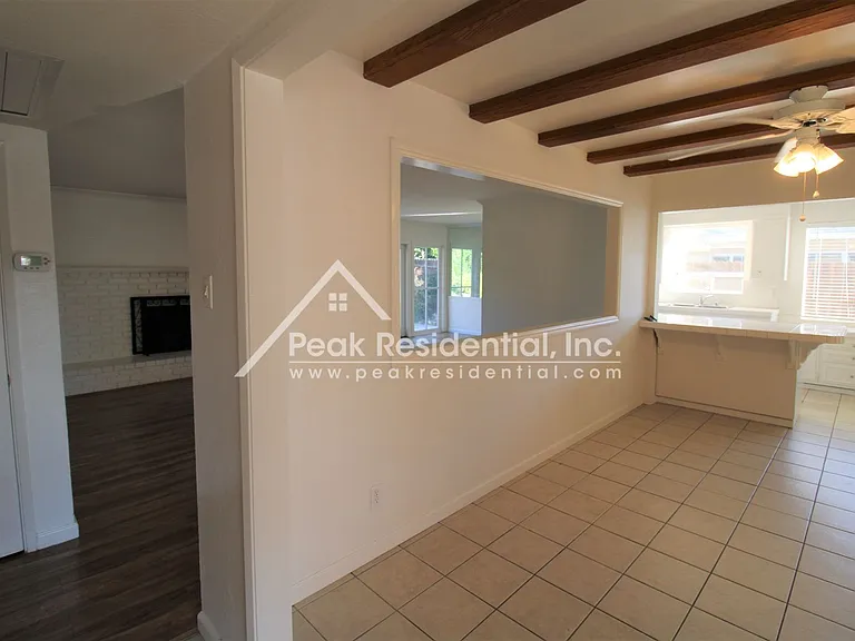 5820 Shenandoah Dr — Photo 4