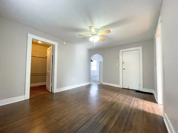 112 N Plum St., 112 N Plum St APT 1, Hutchinson, KS 67501