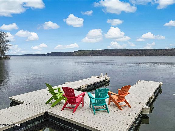 4th image of 12 E Lakeside Dr
