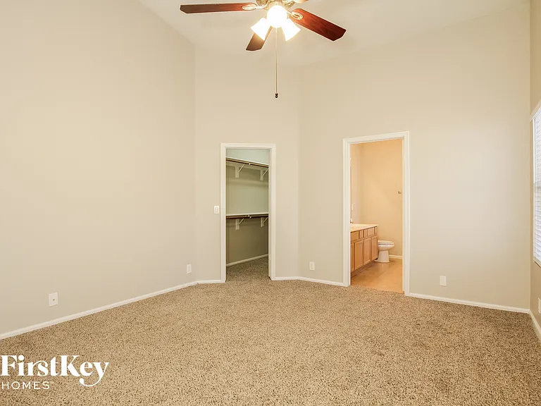 8764 W Laurel Ln — Photo 8