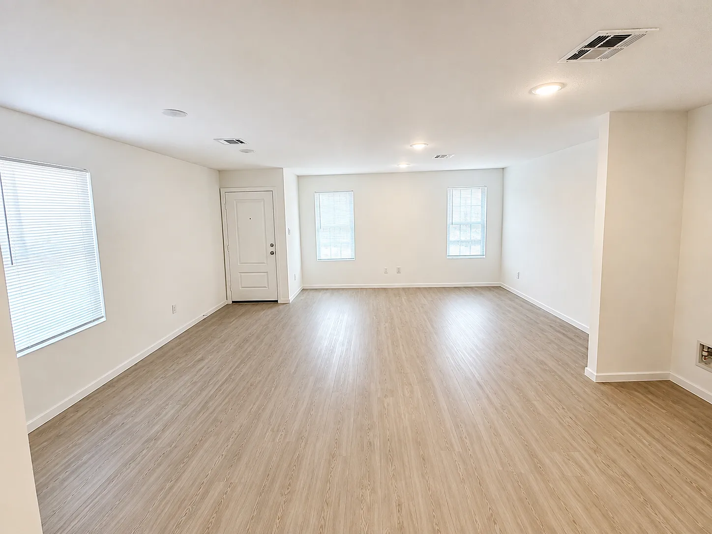 3 bed, 1692 sqft, $1,400 — Photo 2