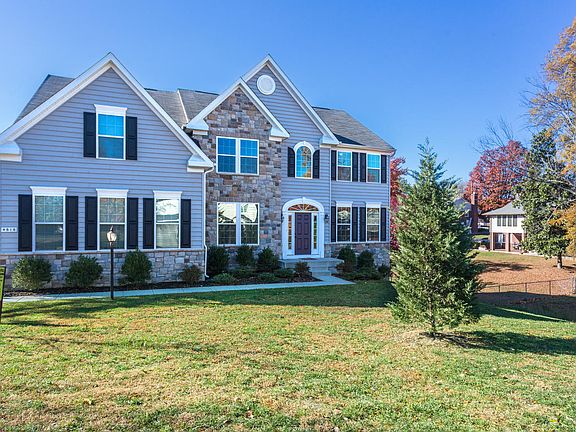 2nd image of 4616 Kling Dr