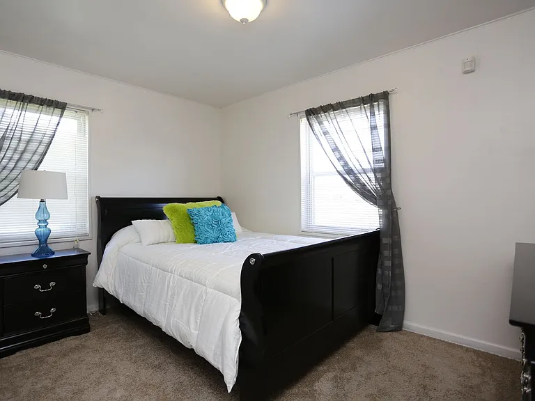 2301 Waverly Dr — Photo 45