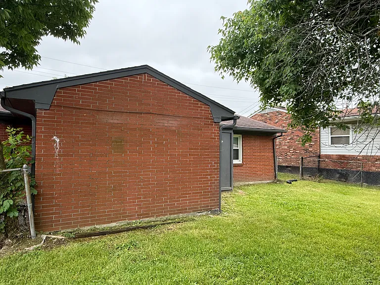 4911 Rosalind Ct — Photo 4