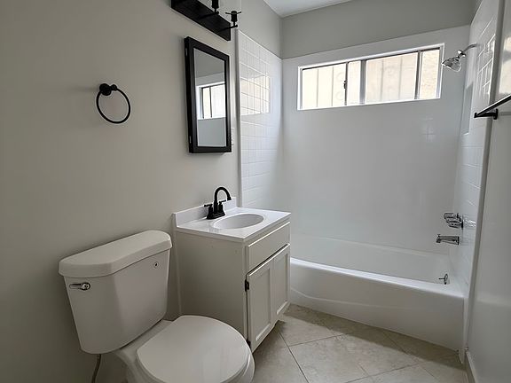 5th image of 3039 W Vernon Ave APT 5