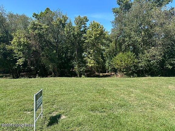 4th image of 916 Woods Run Rd