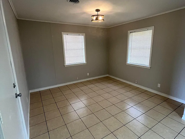 577 Eldridge Dr — Photo 5