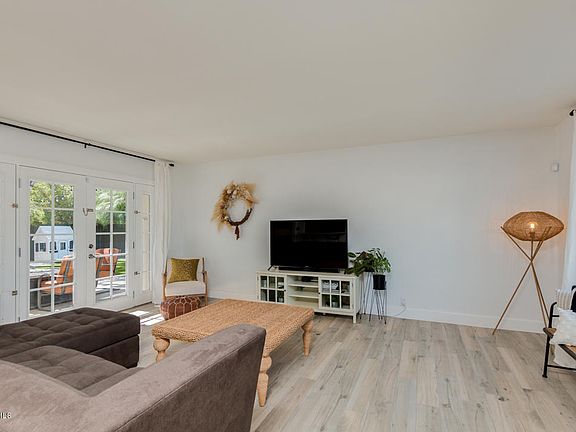 5th image of 6711 E Pershing Ave