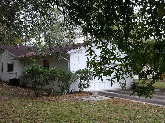3rd image of 28 Beechwood Ln