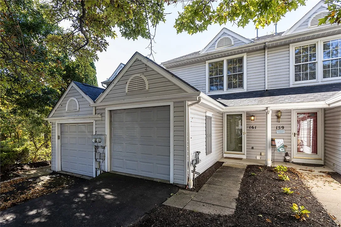 2 bed, 1.5 bath, 1190 sqft, $1,800 — Photo 1