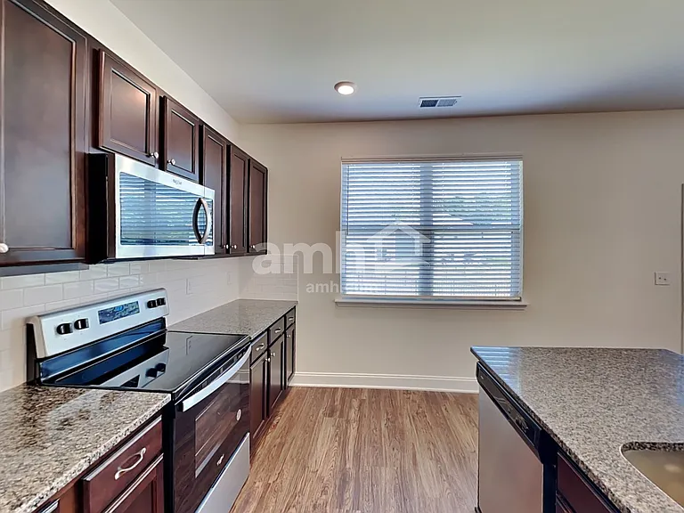 2013 Bennett Dr — Photo 5