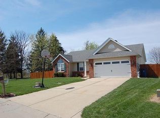 2545 Fieldstone Dr, Maryville, IL