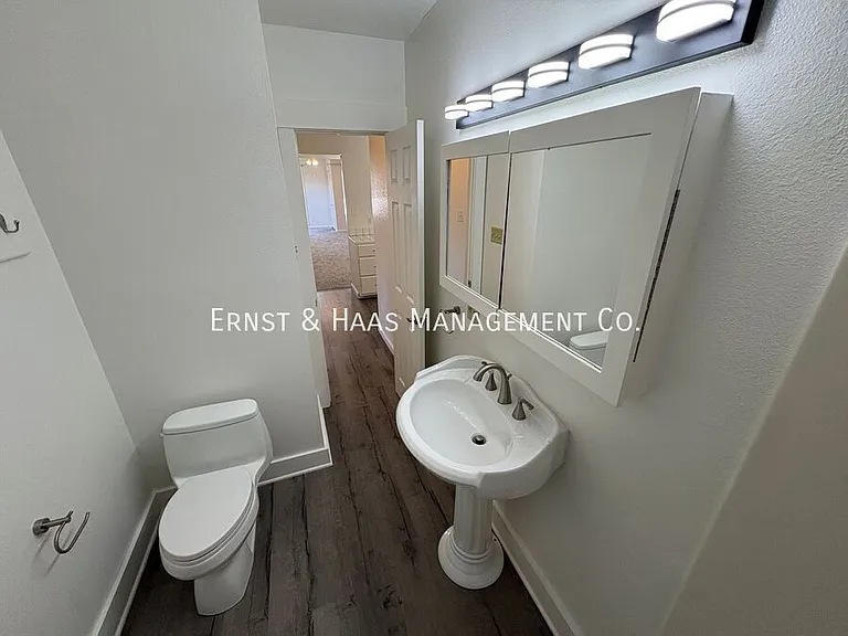 926 Newport Ave — Photo 18