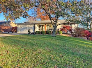 211 Windcliffe Dr, Ballwin, MO 63021