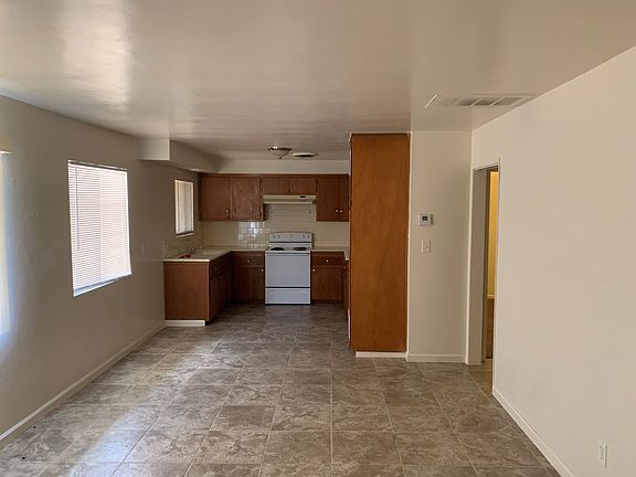 4th image of 504-514 A St #508