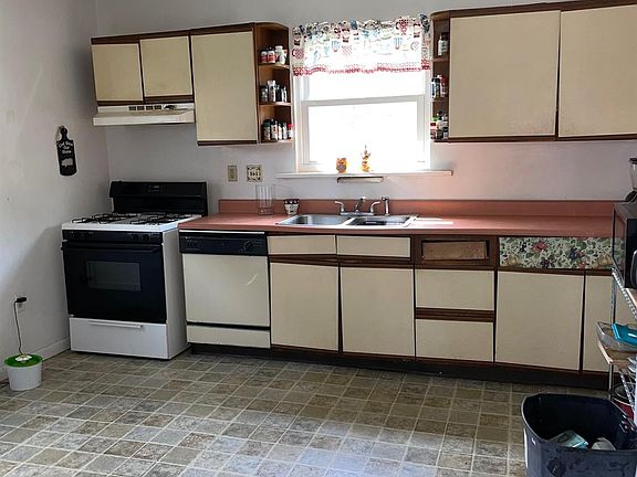 4th image of 1023 Fairbanks Ave