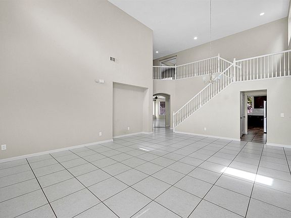 2nd image of 10324 Almanor Cir