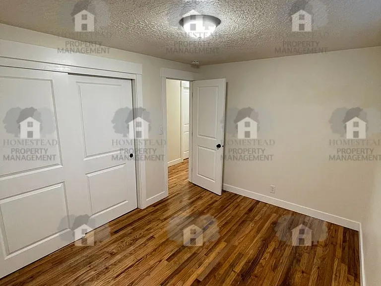 425 S 8th St — Photo 21