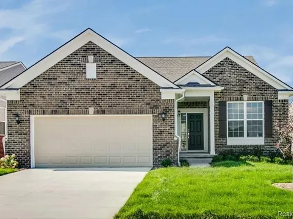 5627 Lewiston Rd, Canton, MI 48188