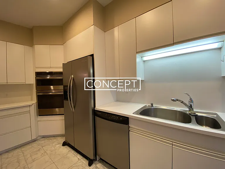 33 Longwood Ave — Photo 20