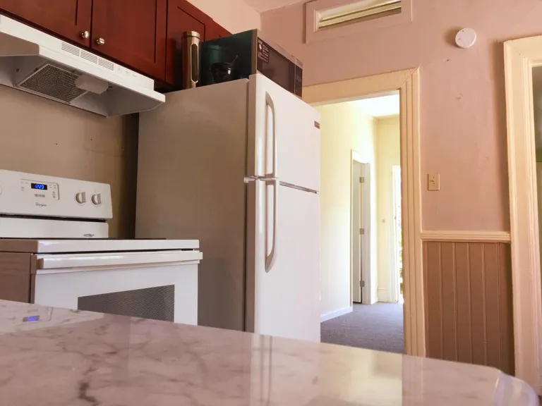 1008 E John St — Photo 5