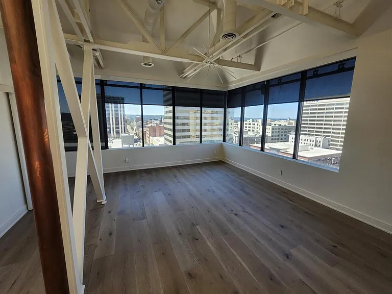 515 W Sprague Ave — Photo 17