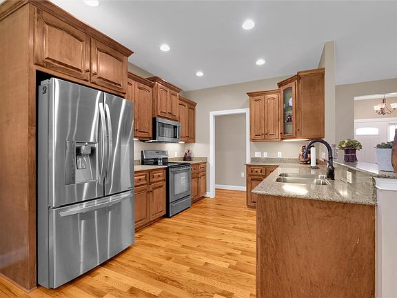2nd image of 310 Puckett Mill Dr