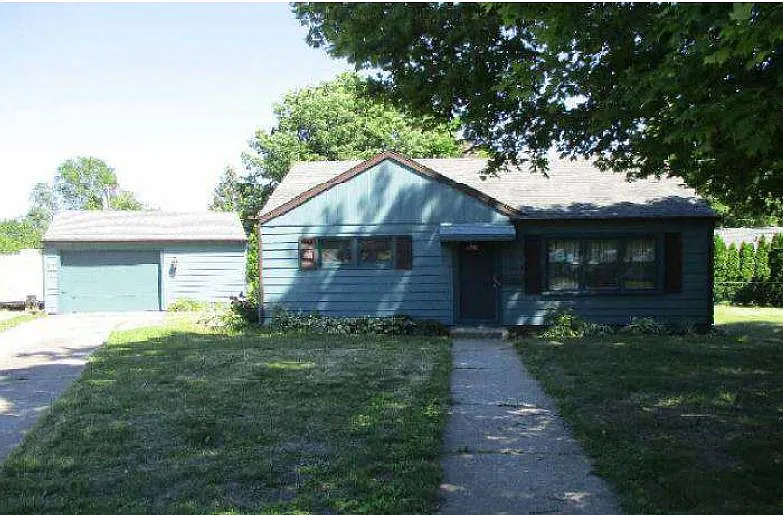 1007 Wright Ave photo 1