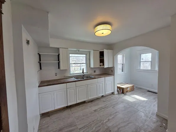 1055 W 12th St, Lorain, OH 44052