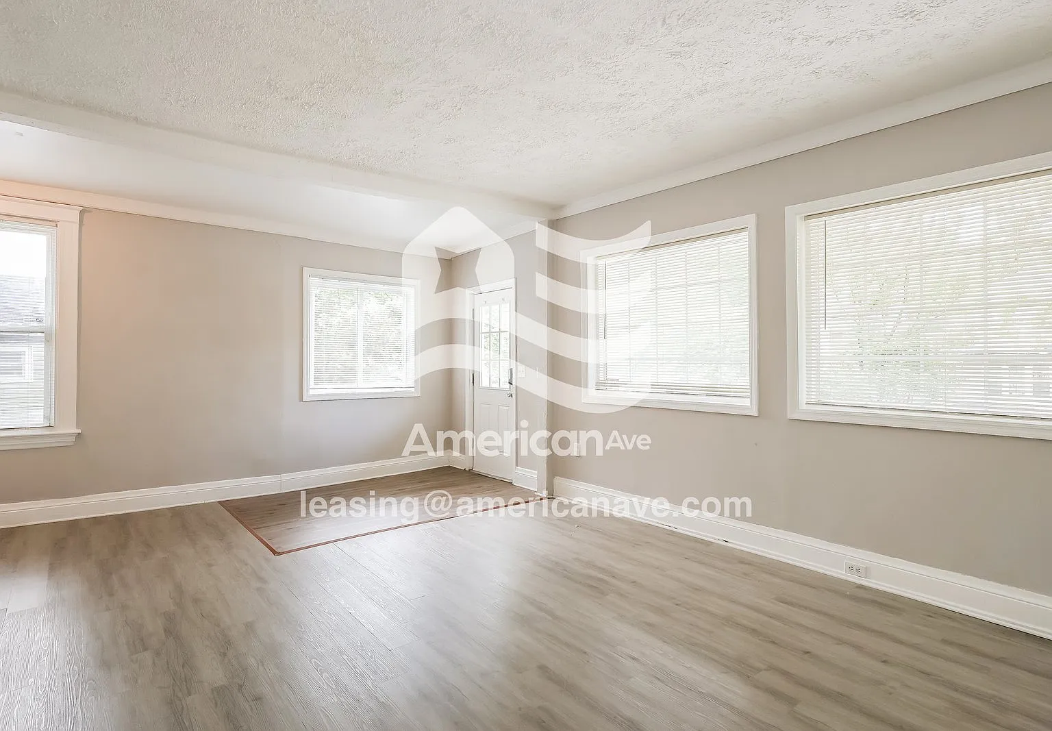 3 bed, 1.0 bath, 1556 sqft, $1,472 — Photo 3