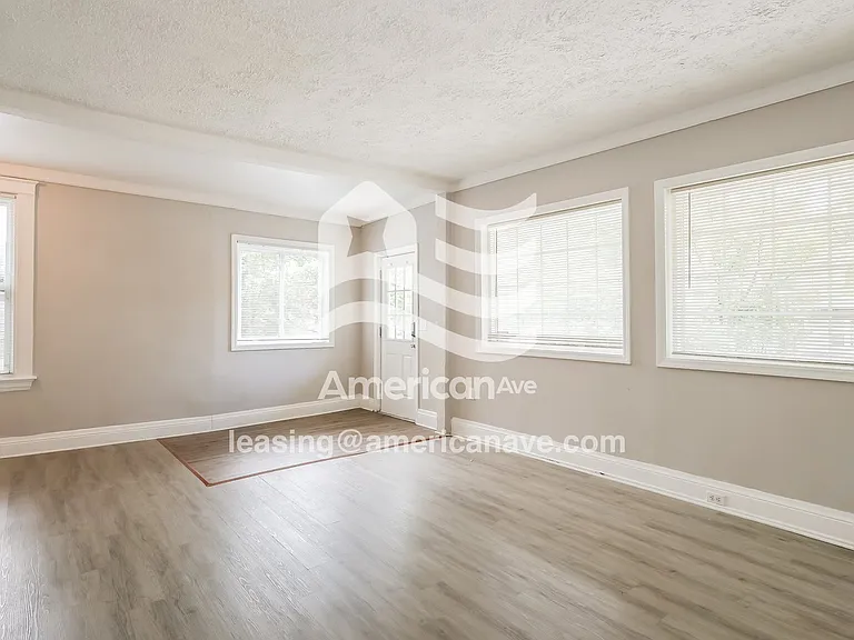 414723_003_living_room_13774932.jpg
