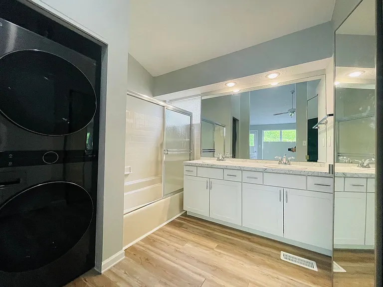 1938 E Bay Pointe Dr — Photo 17