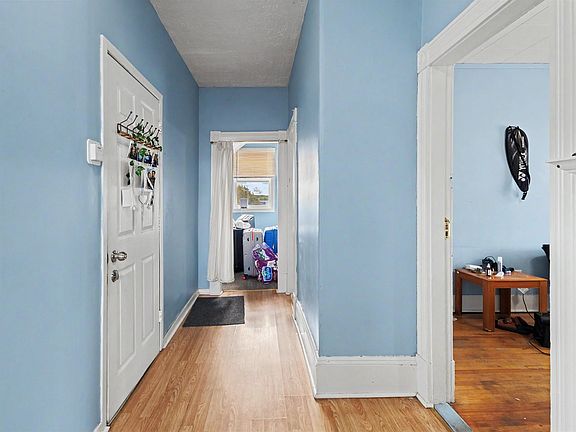5th image of 42 Kendall St
