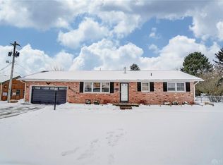 5009 Stoneridge Dr, Springfield, OH 45503