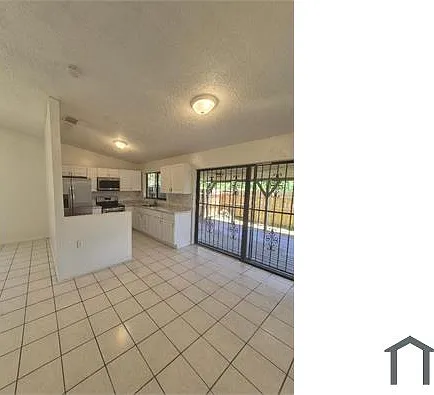 3 bed, 1140 sqft, $2,700 — Photo 2