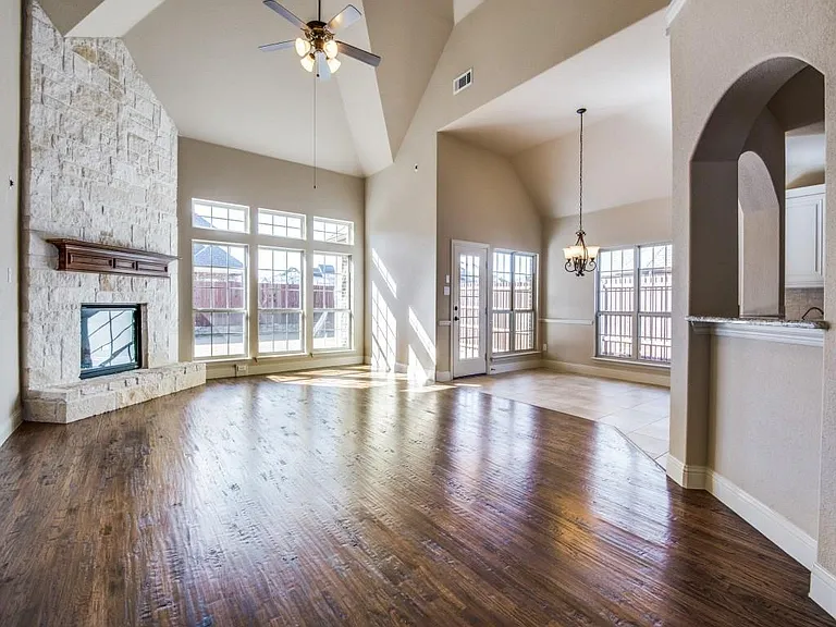 2150 Nocona Dr — Photo 4