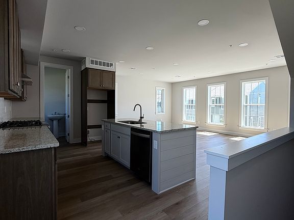2nd image of 4120 Leroy Dr