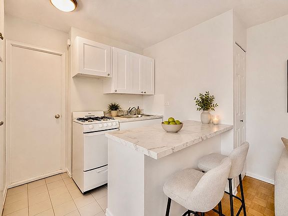 3rd image of 233 E 69th St APT 17F