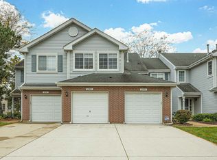 2745 Odlum Dr, Schaumburg, IL 60194