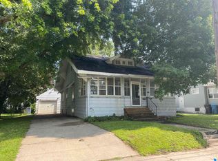 1036 Dawson St, Waterloo, IA 50703