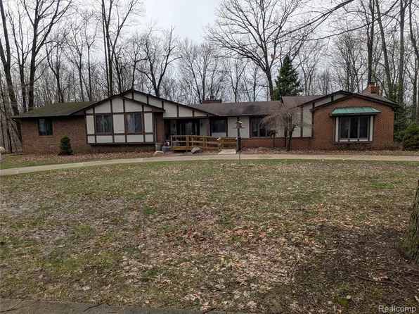 9345 Weber Rd, Columbus, MI 48063