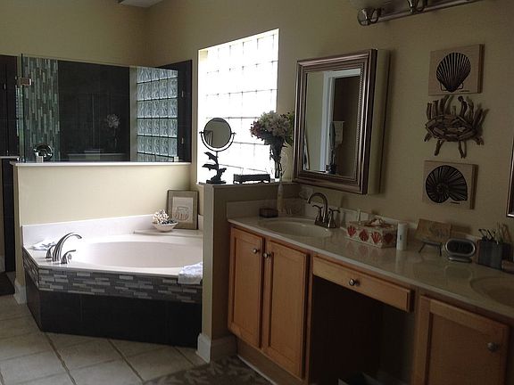 4th image of 813 Bonaire Cir
