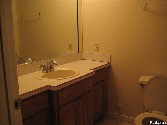 3rd image of 31136 Columbia Dr