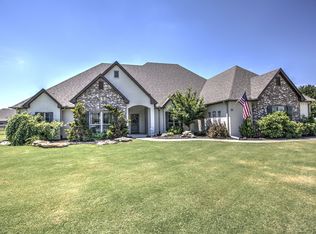 5190 E Hickory Bluff Dr, Claremore, OK 74019