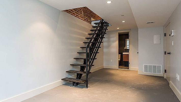 1st image of 860 Macon St #1