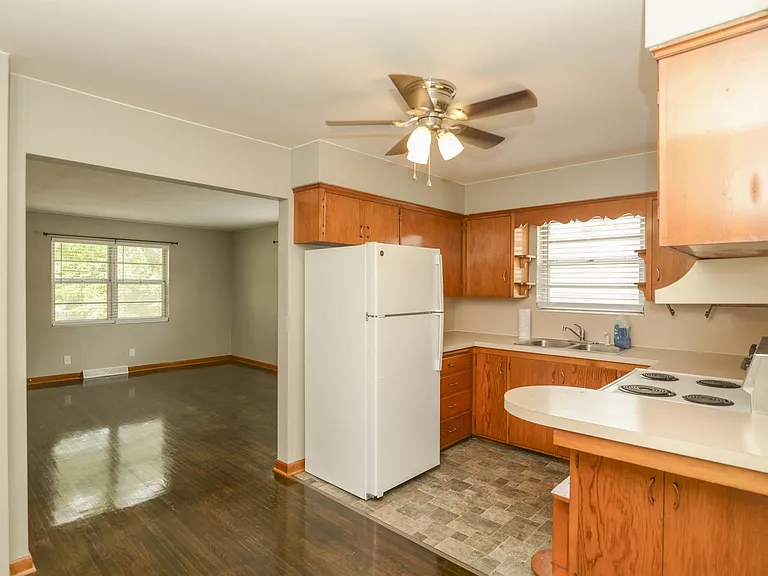 214 W Atchison St #1 — Photo 6
