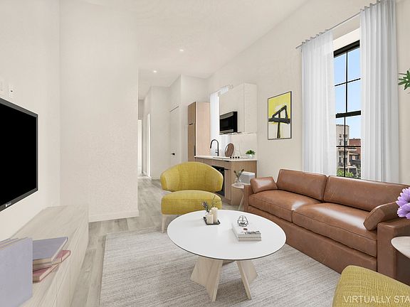 3rd image of 814 Manhattan Ave APT 4R